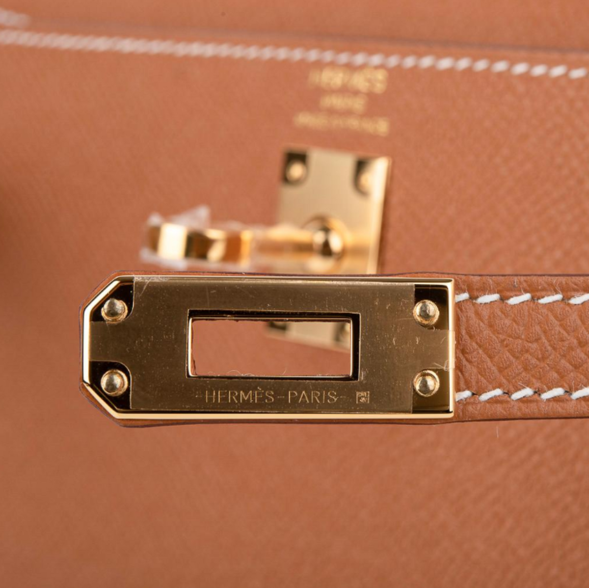 Hermès Kelly 25 Leather Handbag – Gold Brown